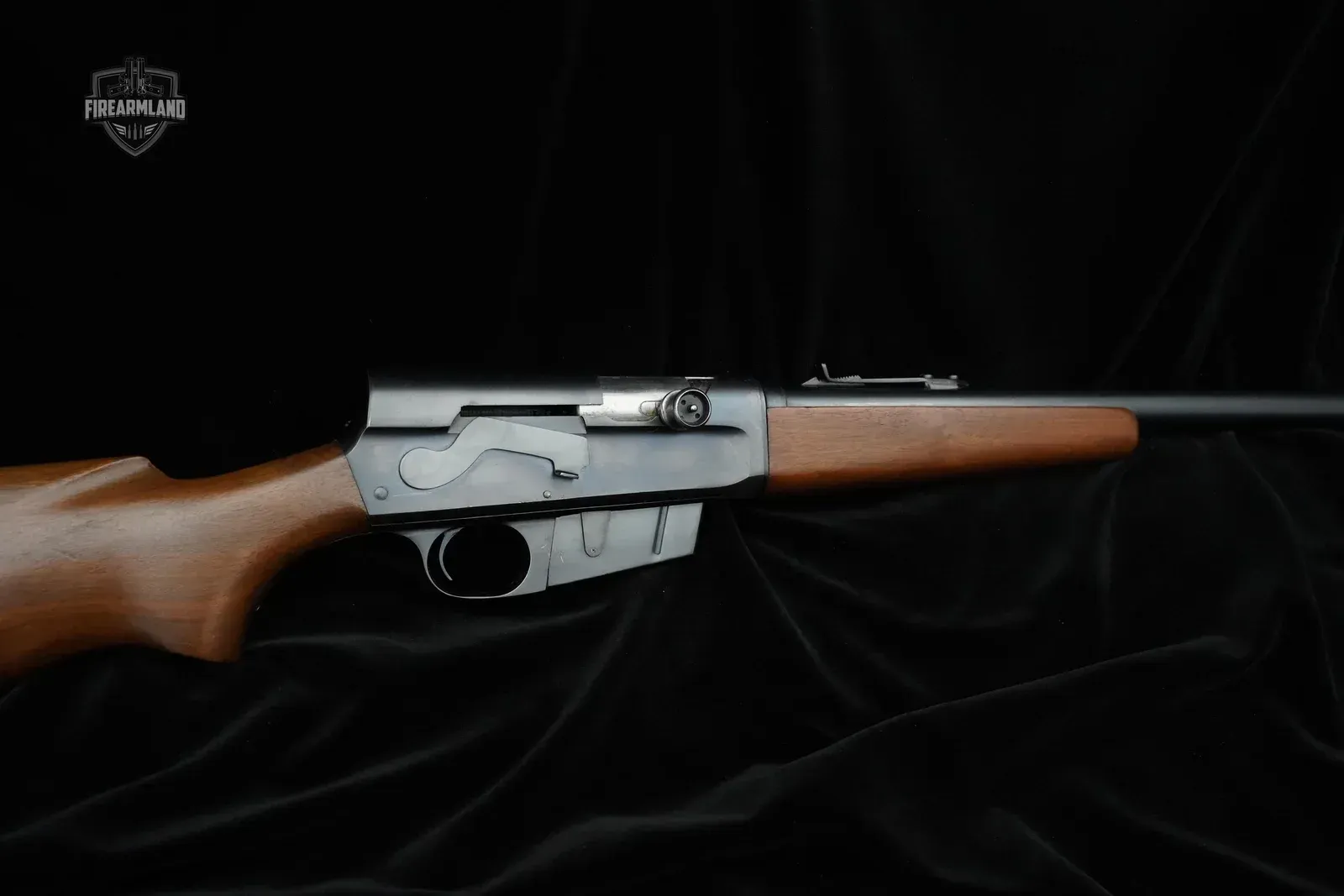 Vintage 1926 Remington Model 81 rifle, auction photo