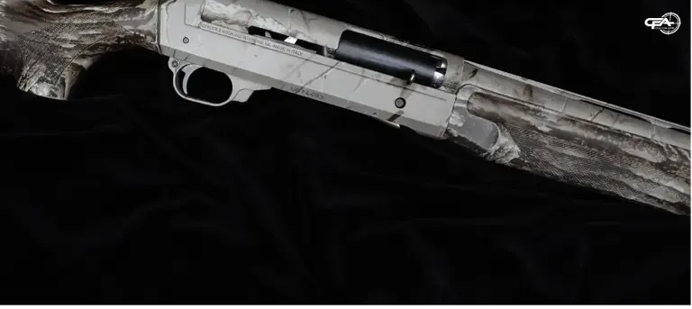 Close up picture of a Benelli Super Black Eagle