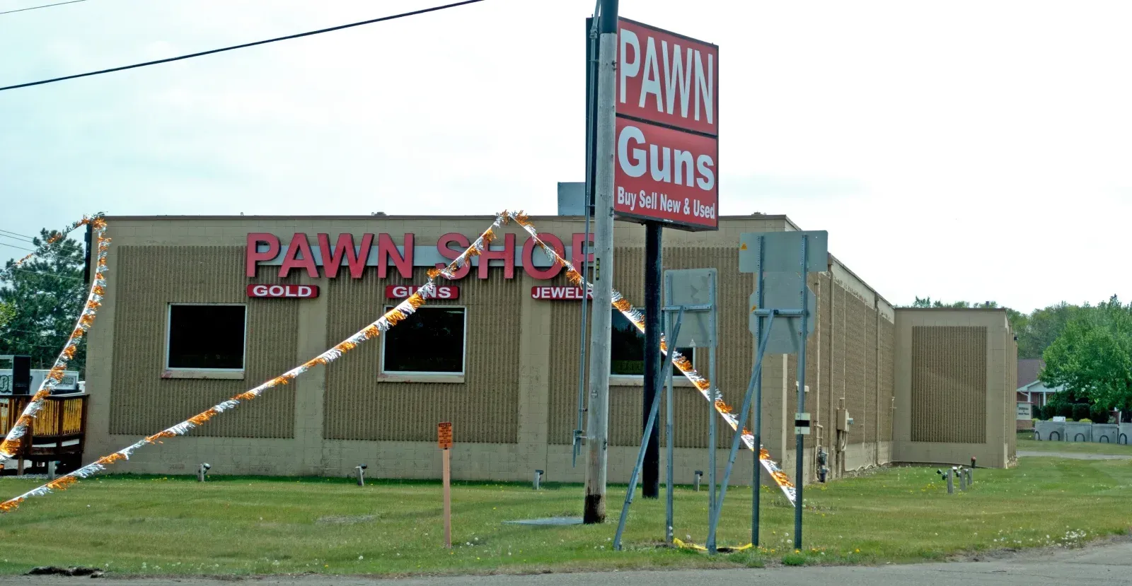 Pawn shop building