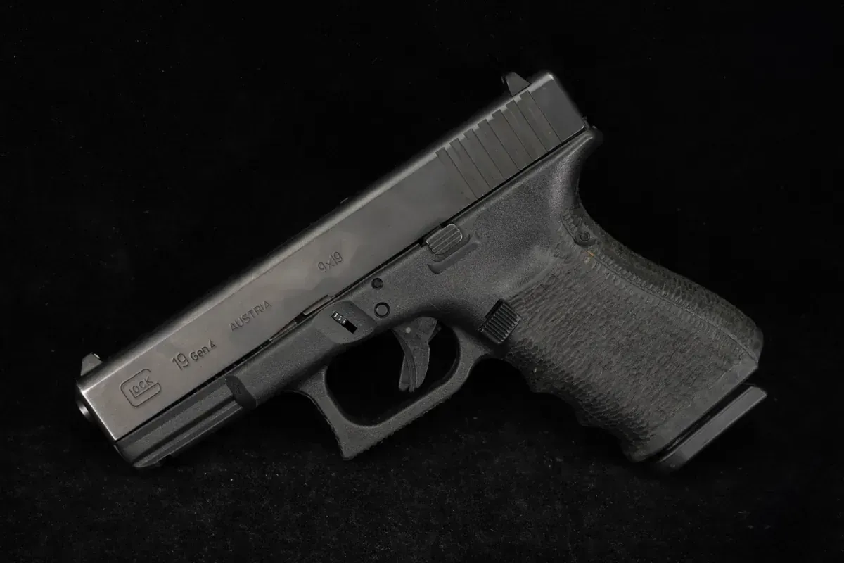 Glock 19 9mm pistol