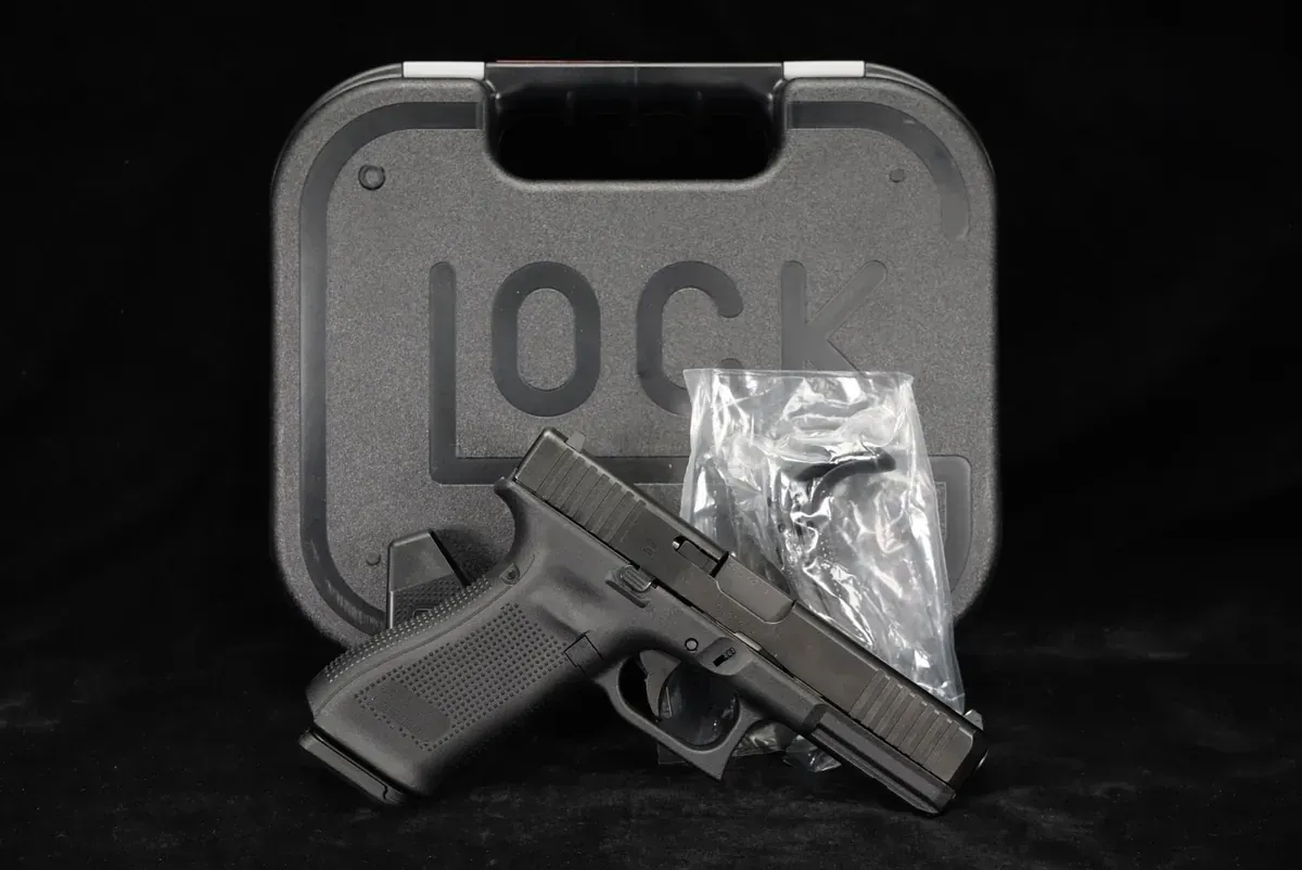 Glock 17 9mm pistol