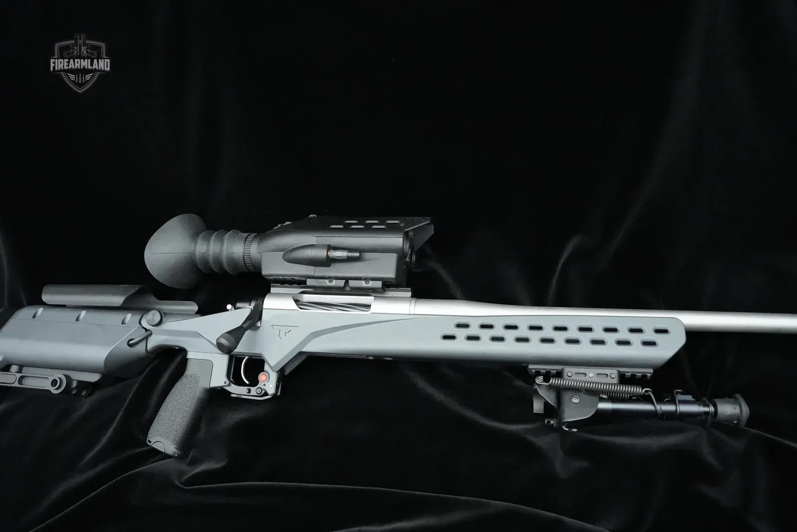 High Tech Tracking Point Rifle, auction photo
